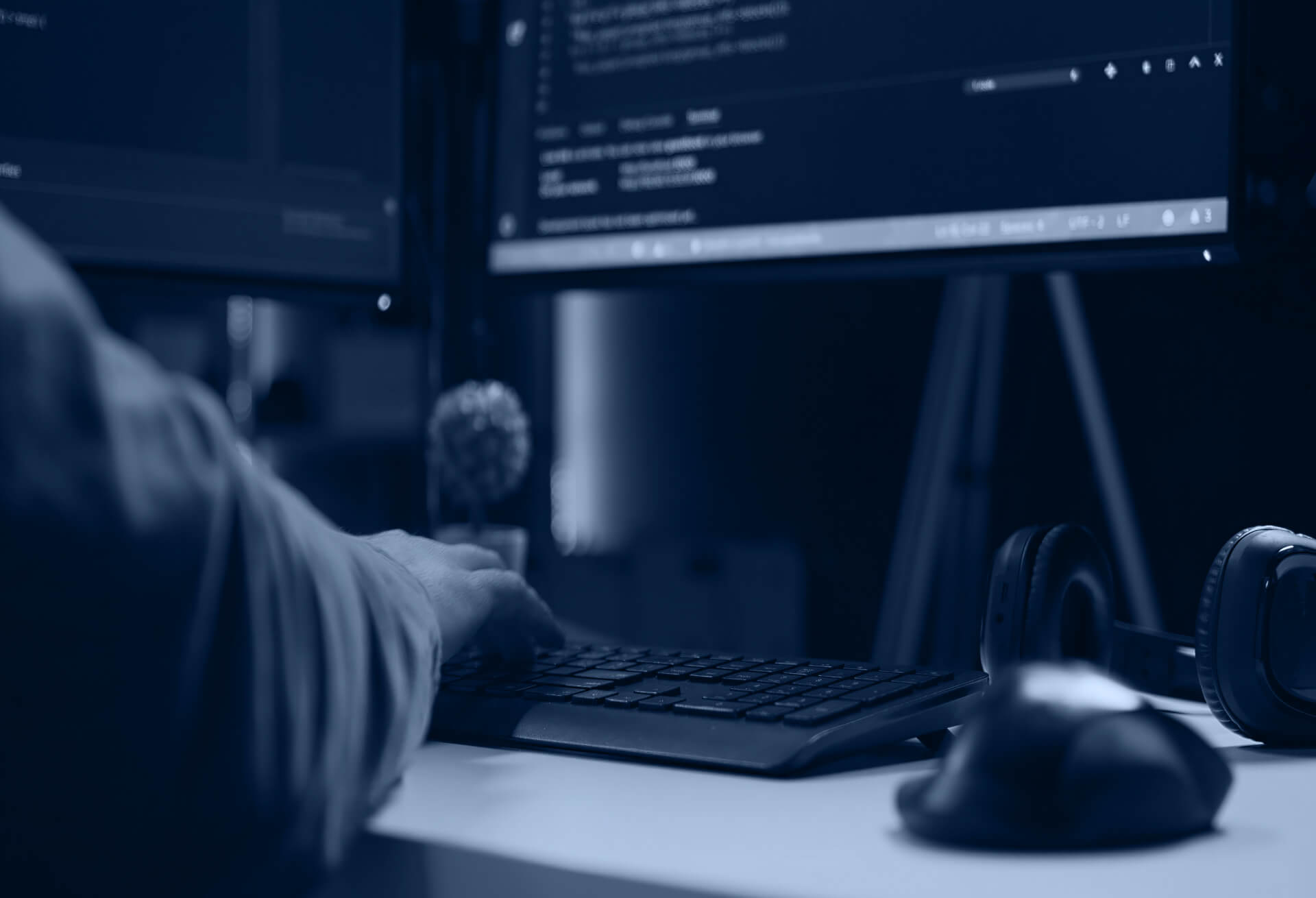 Tela de computador com código